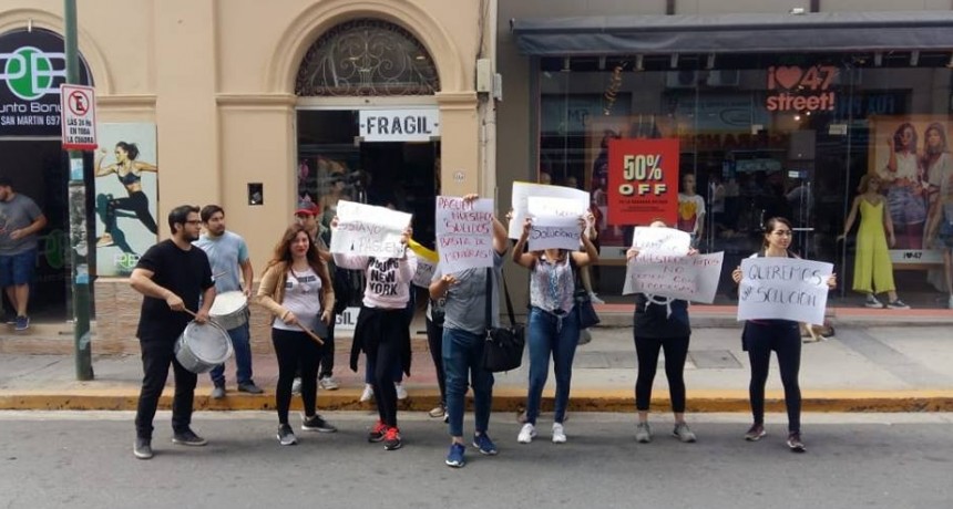 Empleados del Call Center,siguen sin cobrar