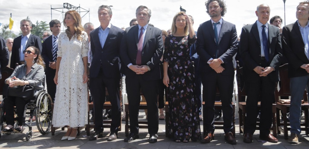 Juliana Awada y Fabiola Yañez, juntas: primer duelo de estilos