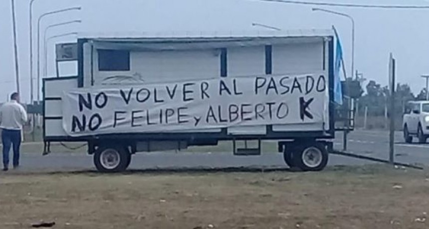 A pocos días de asumir, el campo ya le declaró la guerra a Alberto F. y empiezan a instalarse en las rutas