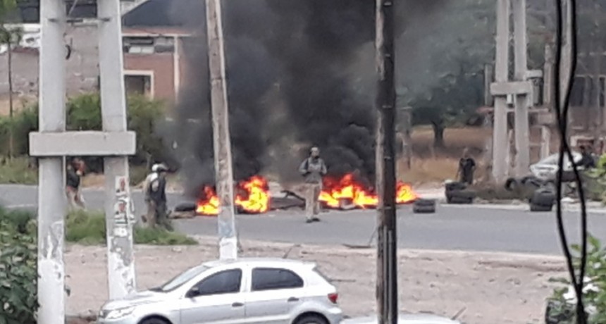 Soem Valle Viejo: Municipales cortan la ruta 38 a la altura del Parador 
