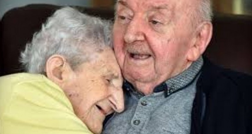 TODO POR UN HIJO: Con 98 años, se muda a un geriátrico para cuidar a su hijo de 80