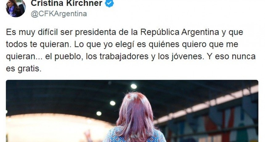 Revuelo en las redes sociales por un tuit de Cristina Kirchner en el que se refirió a sí misma como presidenta