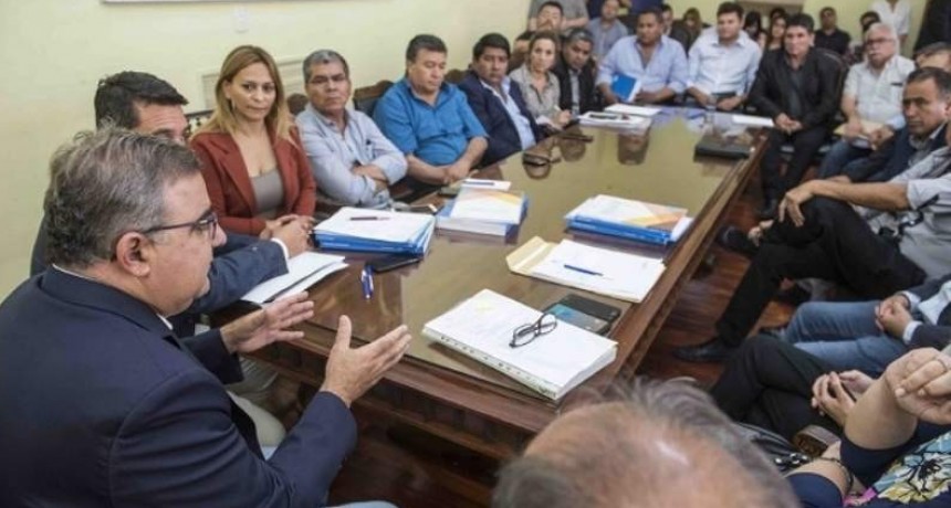 Jalil les comunicó a los intendentes la creación de la Agencia Recaudadora