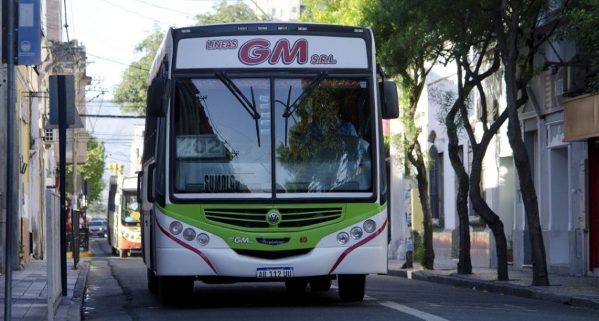 La UTA suspendió el paro de transporte previsto para hoy y negociarán hasta la semana que viene