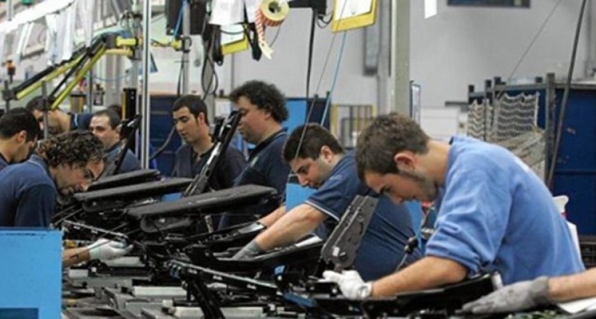 La actividad económica de octubre cayó un 0,9% con respecto al mismo mes del año pasado