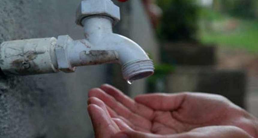 Se multiplican los reclamos por la falta de agua en diferentes barrios de Capital