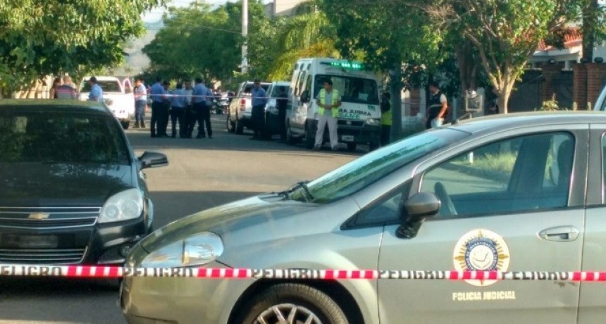 Encuentran dos policías muertos en la zona alta de la Ciudad