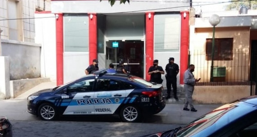 El CD de Valle Viejo amaneció sitiado por violar las normas sanitarias