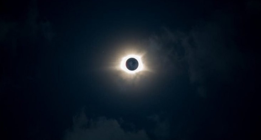 Eclipse solar total: fecha, hora y lugares dónde se observará en Argentina