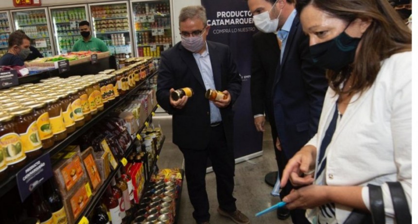 Productos catamarqueños: inauguraron la primera góndola en un hipermercado nacional