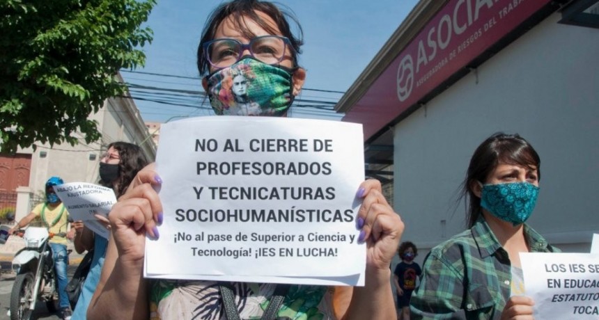 Docentes de los IES vuelven a marchar este miércoles