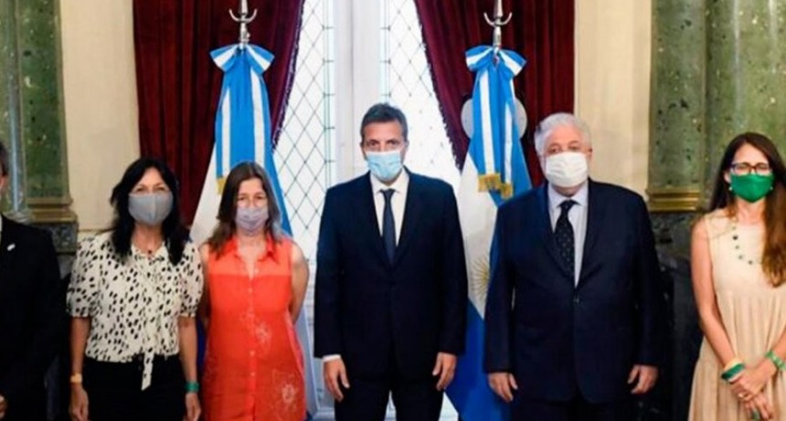 El Gobierno presiona: Massa encabezó una reunión para convencer a los indecisos y Alberto Fernández se hará presente por la noche