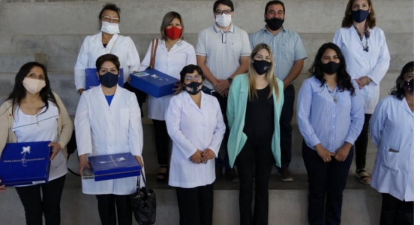 Entrega de elementos y recorrida por escuelas de Belén