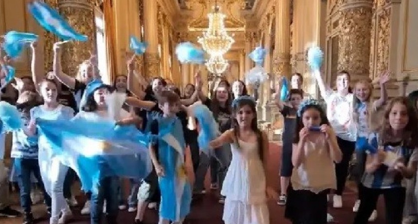  Imperdible: el coro de niños y niñas del Teatro Colón cantó 